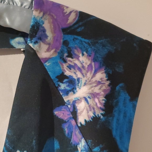 Guess Floral Scuba Mini Dress - Size Small - Picture 9 of 10